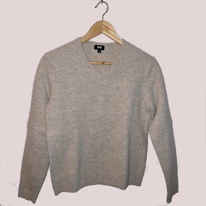 Uniqlo Wool V-Neck Long-Sleeve Sweater